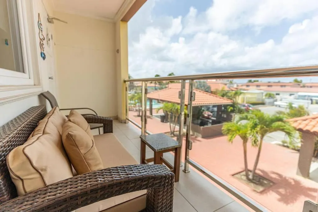 Affordable Family Apartment Only 350 Yards From Eagle Beach Palm Beach 0*,